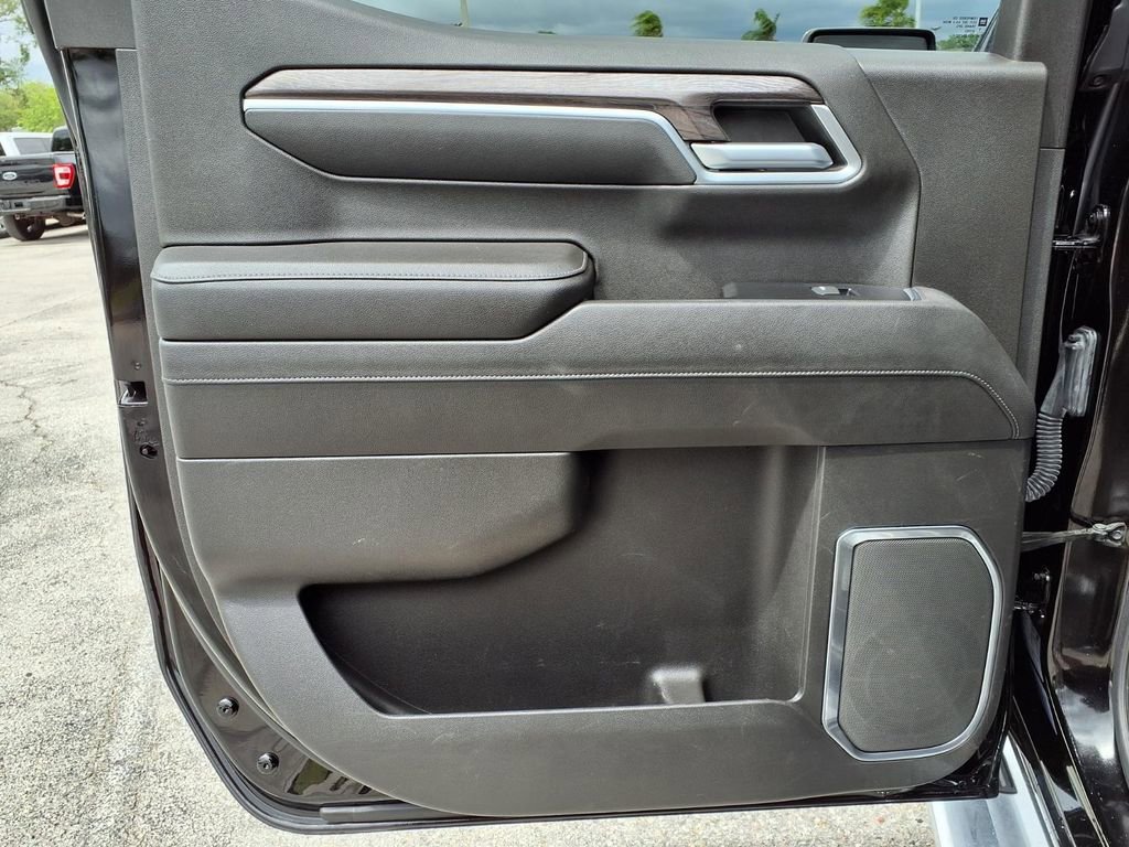 Used 2022 Chevrolet Silverado 1500 LTZ RWD image 21