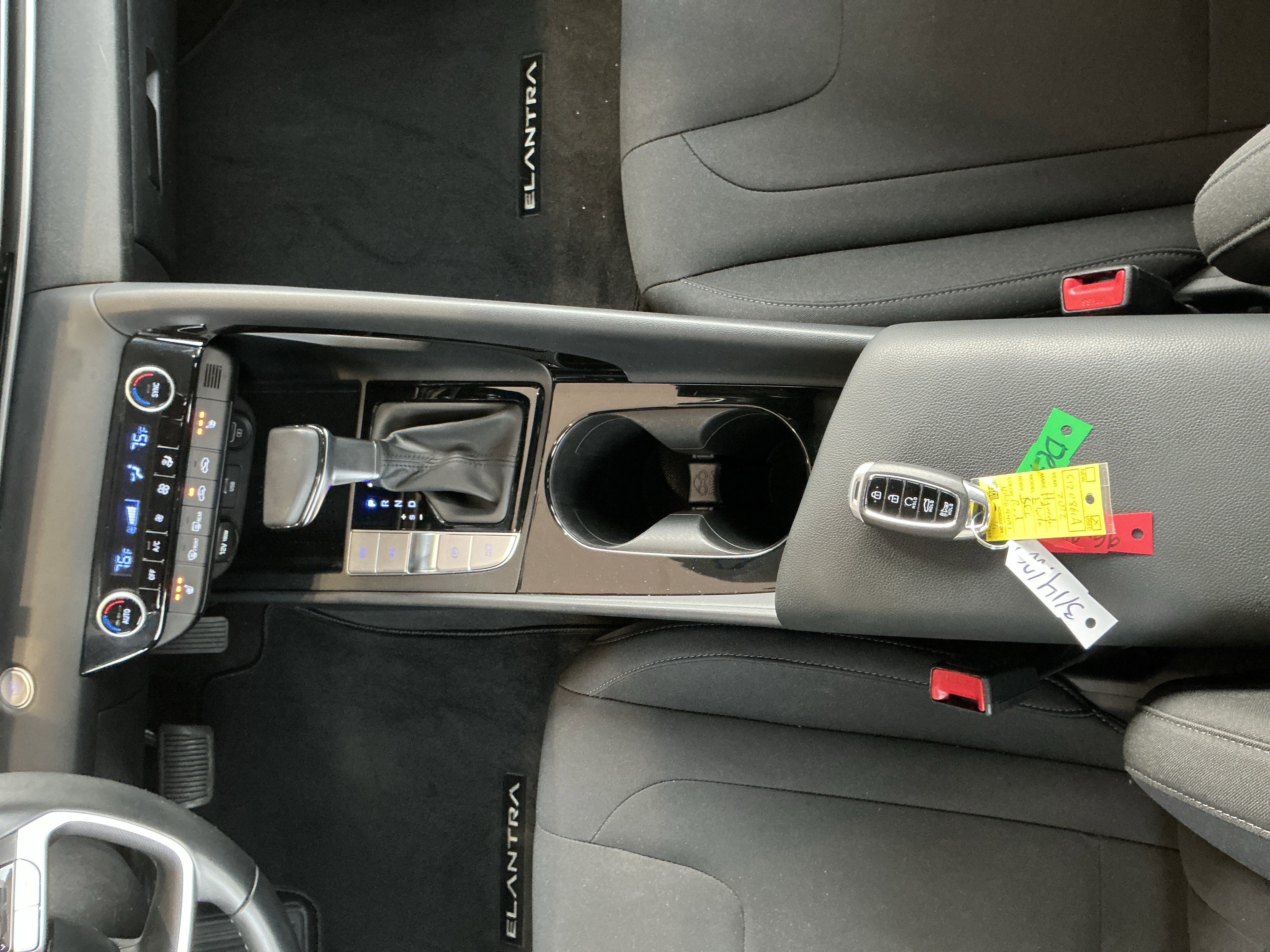 Used 2022 Hyundai Elantra SEL w/ Convenience Package image 11