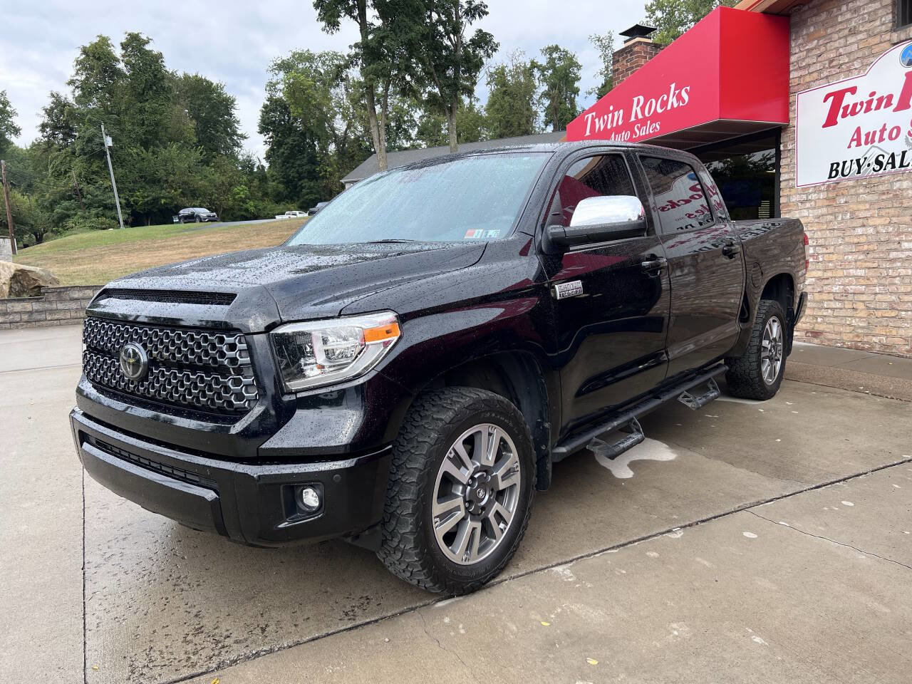 Used 2020 Toyota Tundra Platinum image 1