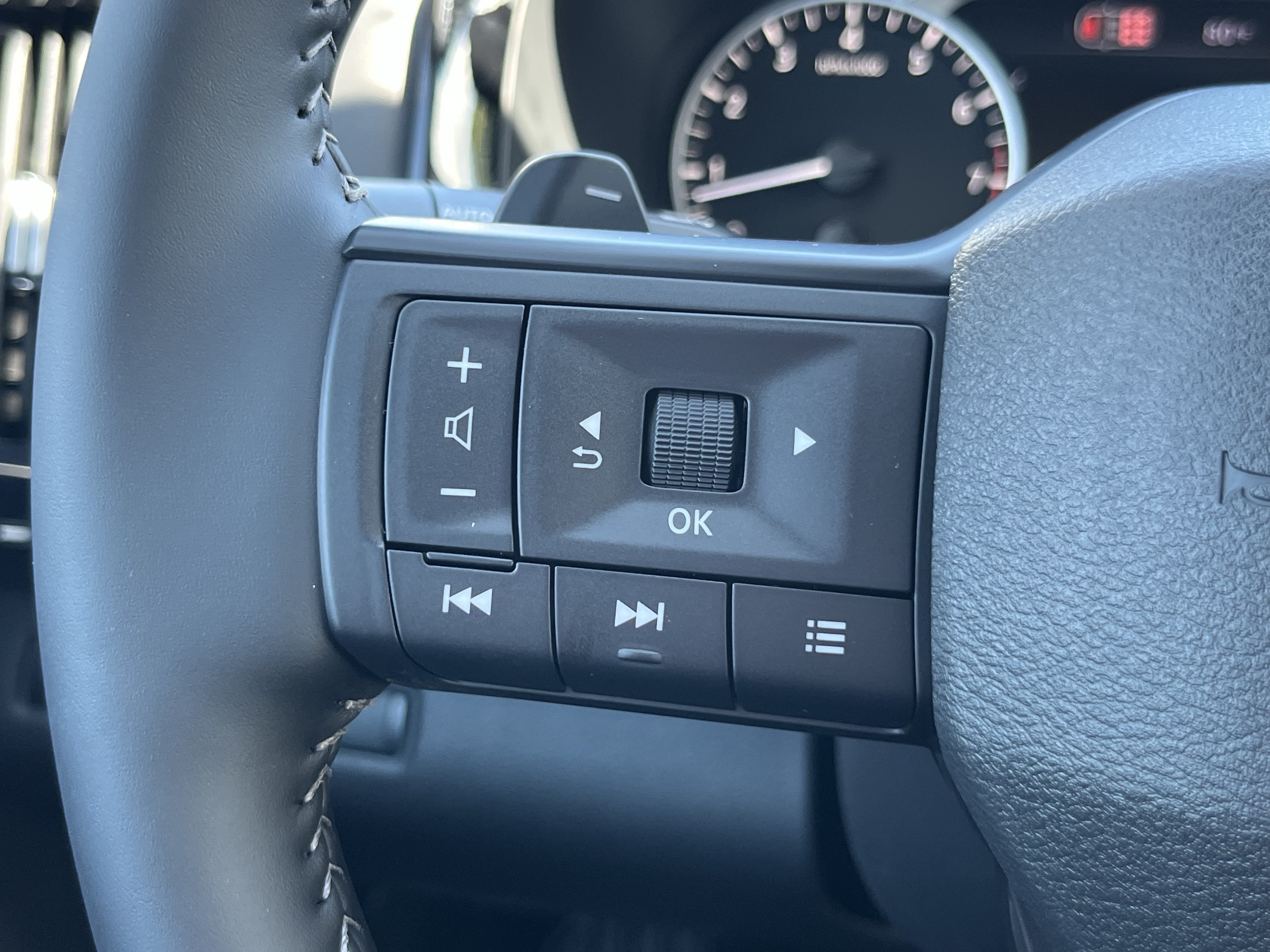 New 2026 Nissan Pathfinder SV AWD/4WD image 28