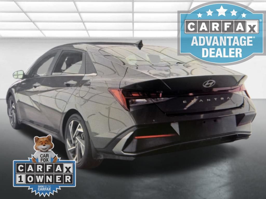 Used 2025 Hyundai Elantra SEL FWD image 4