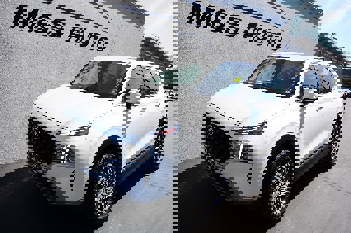 Used 2021 Hyundai Santa Fe SE image 5