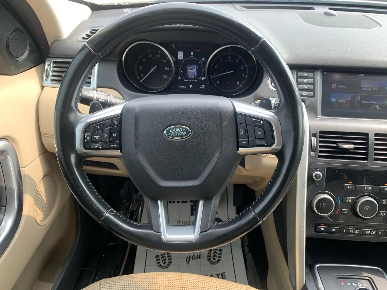 Used 2017 Land Rover Discovery Sport HSE AWD/4WD image 13