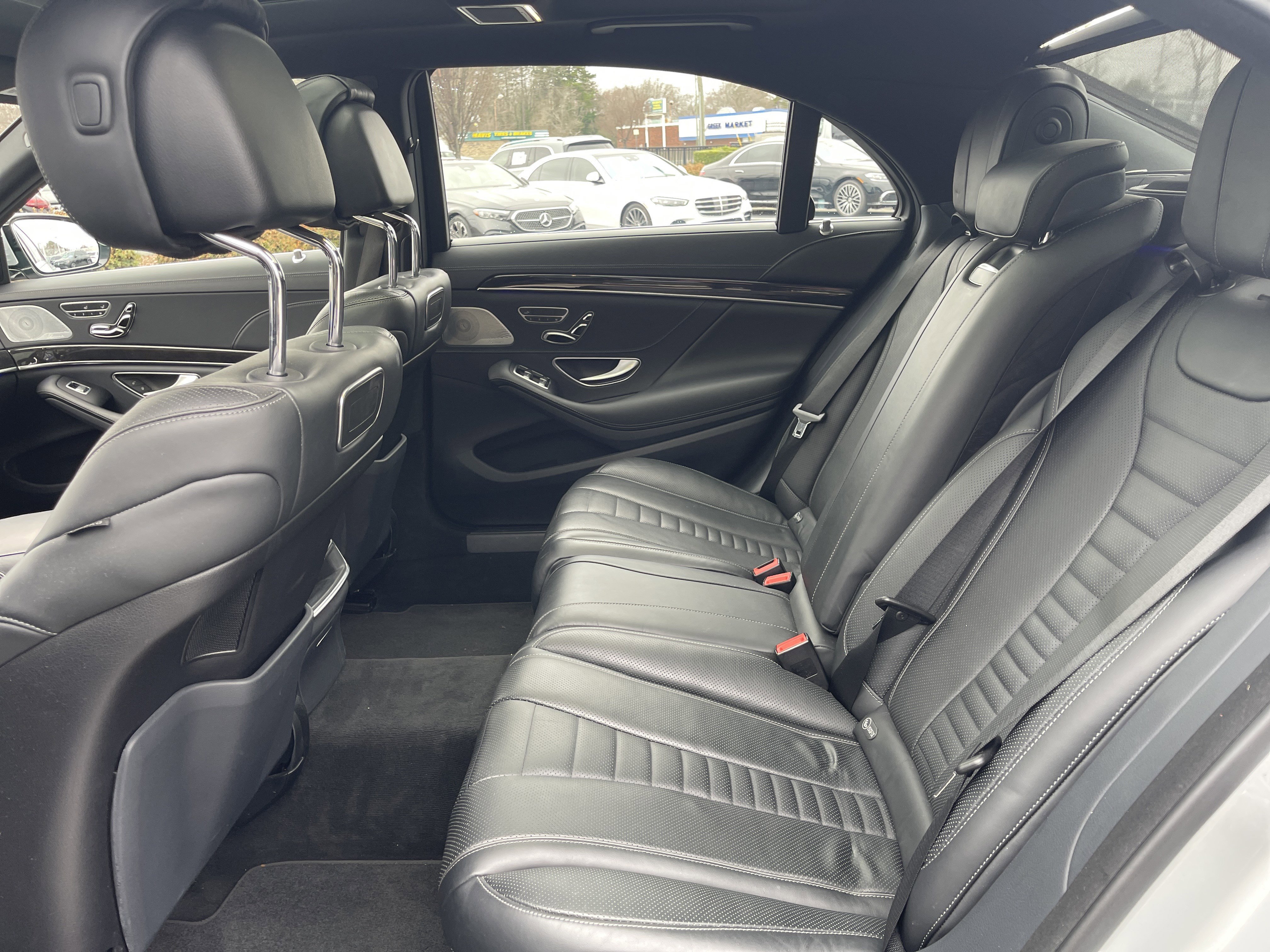 Used 2019 Mercedes-Benz S 560 Sedan image 32