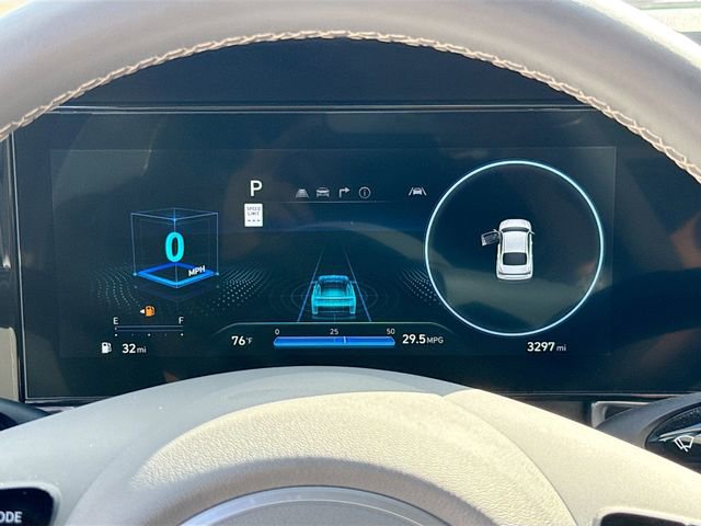 Certified 2025 Hyundai Elantra SEL image 12