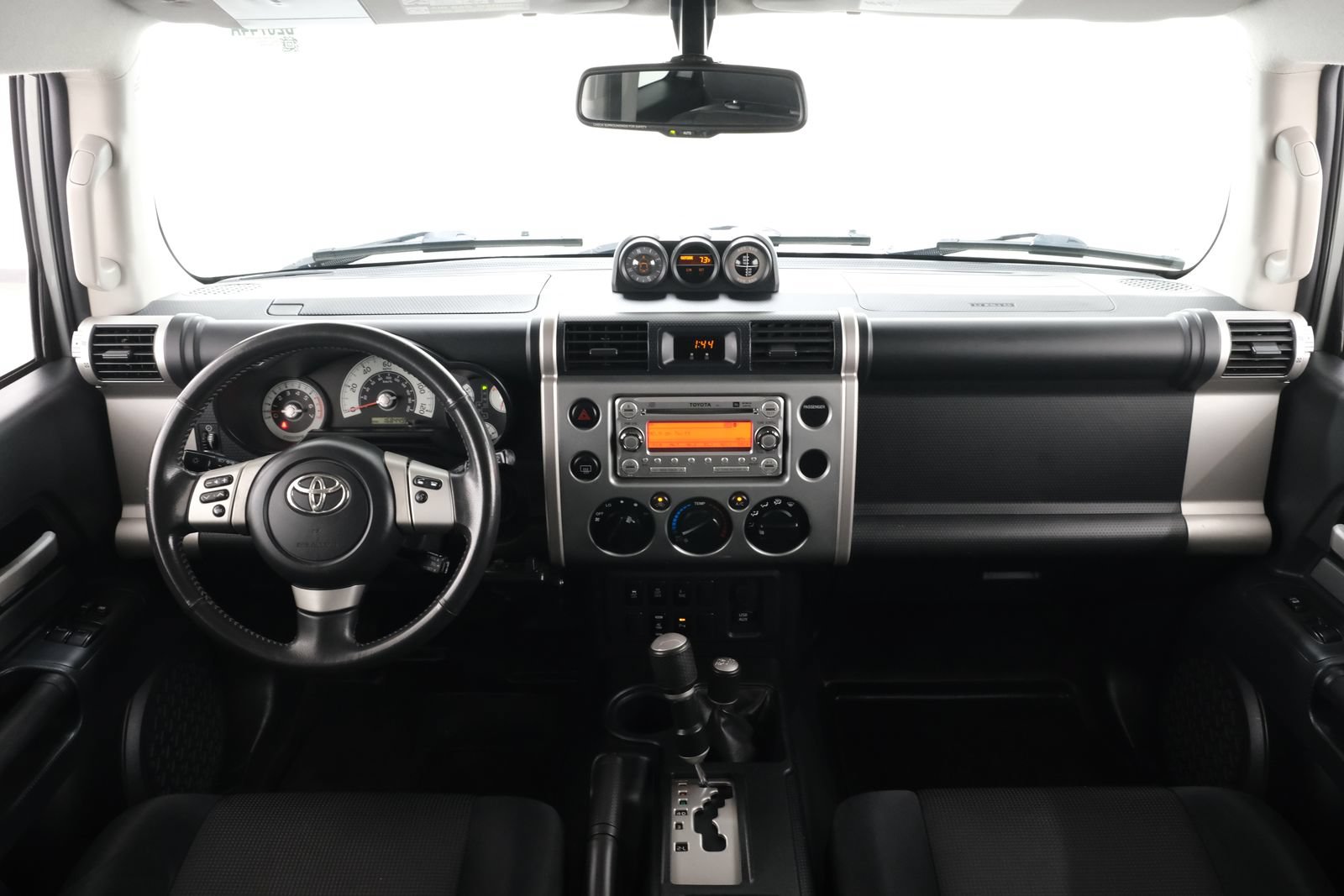 Used 2011 Toyota FJ Cruiser 4WD w/ Upgrade Pkg image 9