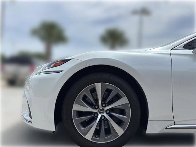 Used 2018 Lexus LS 500 AWD w/ Accessory Package (Z2) image 4