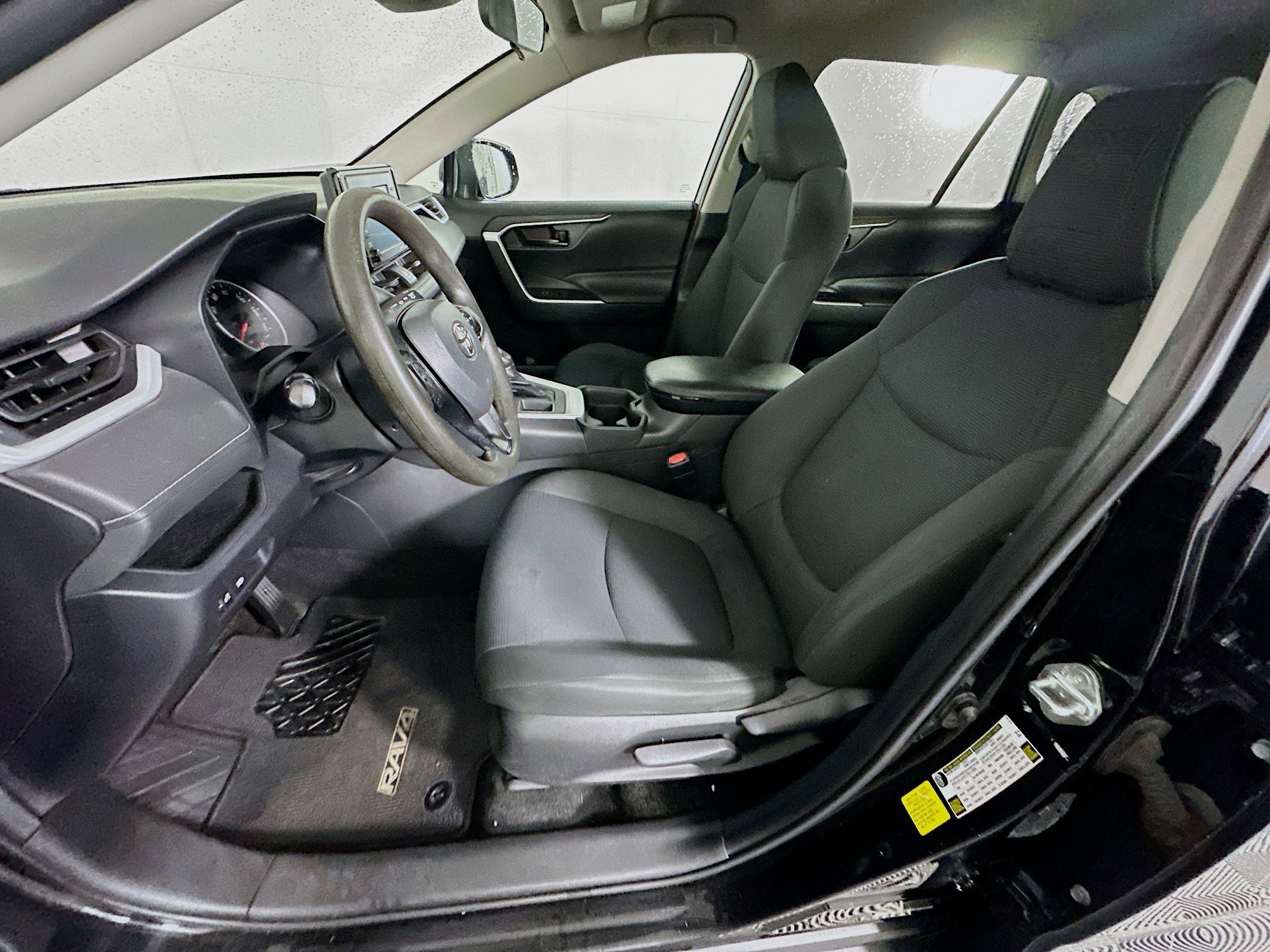 Used 2020 Toyota RAV4 LE FWD image 13