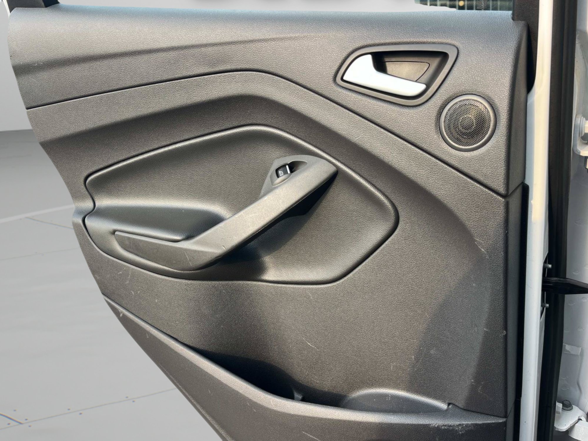 Used 2016 Ford C-MAX SEL w/ Equipment Group 302A FWD image 16