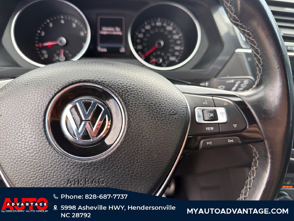 Used 2020 Volkswagen Tiguan SE R-Line AWD/4WD image 20