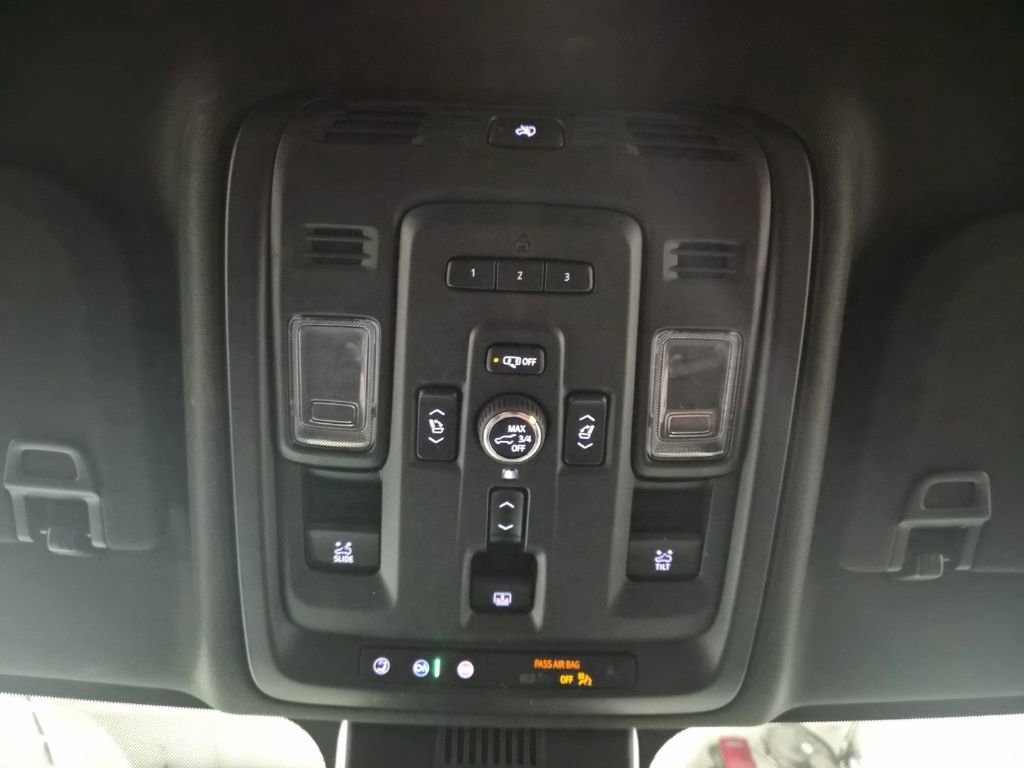 Used 2023 GMC Yukon Denali Ultimate image 38