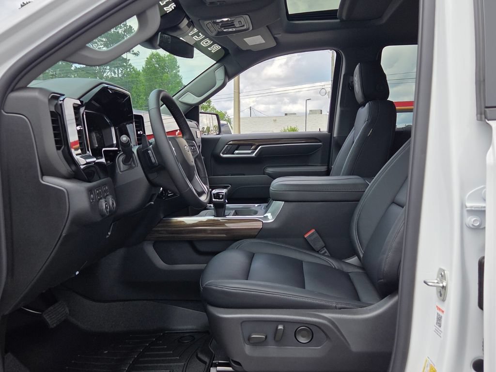 New 2026 Chevrolet Silverado 1500 RST AWD/4WD image 3