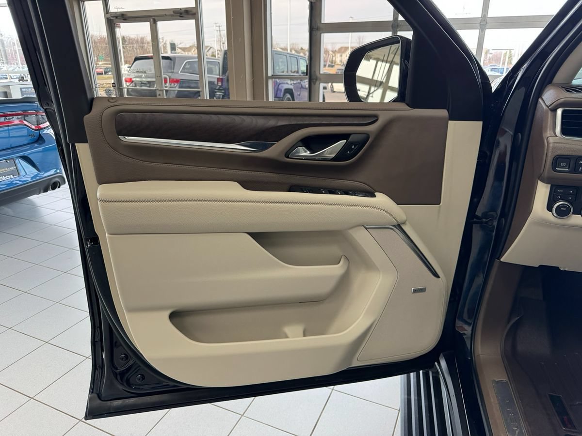 Used 2023 GMC Yukon Denali AWD/4WD image 9