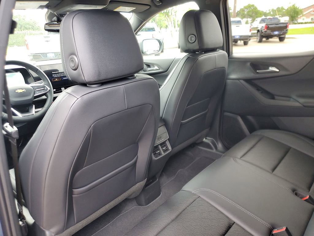 New 2026 Chevrolet Equinox LT w/ Convenience Package II FWD image 10