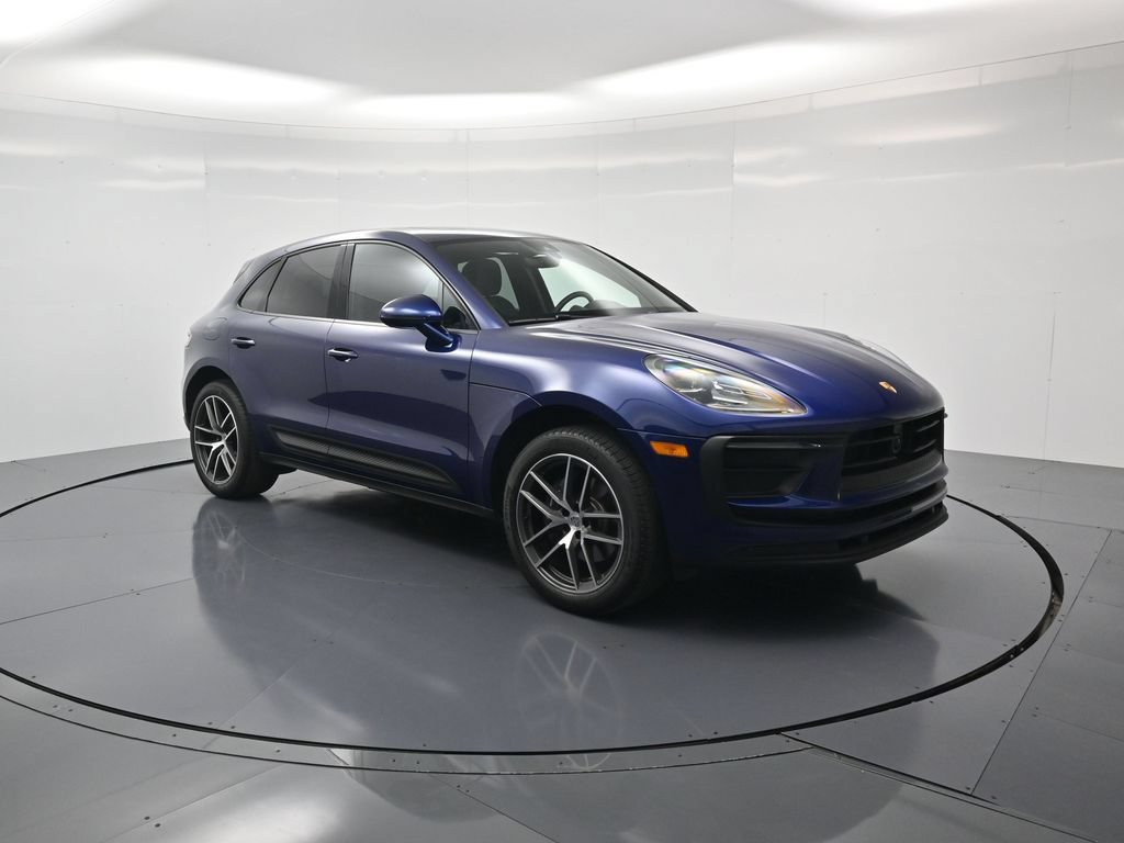 Certified 2023 Porsche Macan AWD/4WD image 39