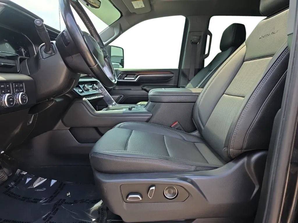 Used 2024 GMC Sierra 3500 Denali w/ Denali Reserve Package AWD/4WD image 15