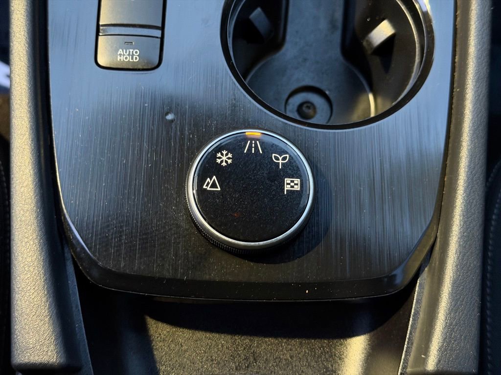 Used 2023 Nissan Rogue SV image 38