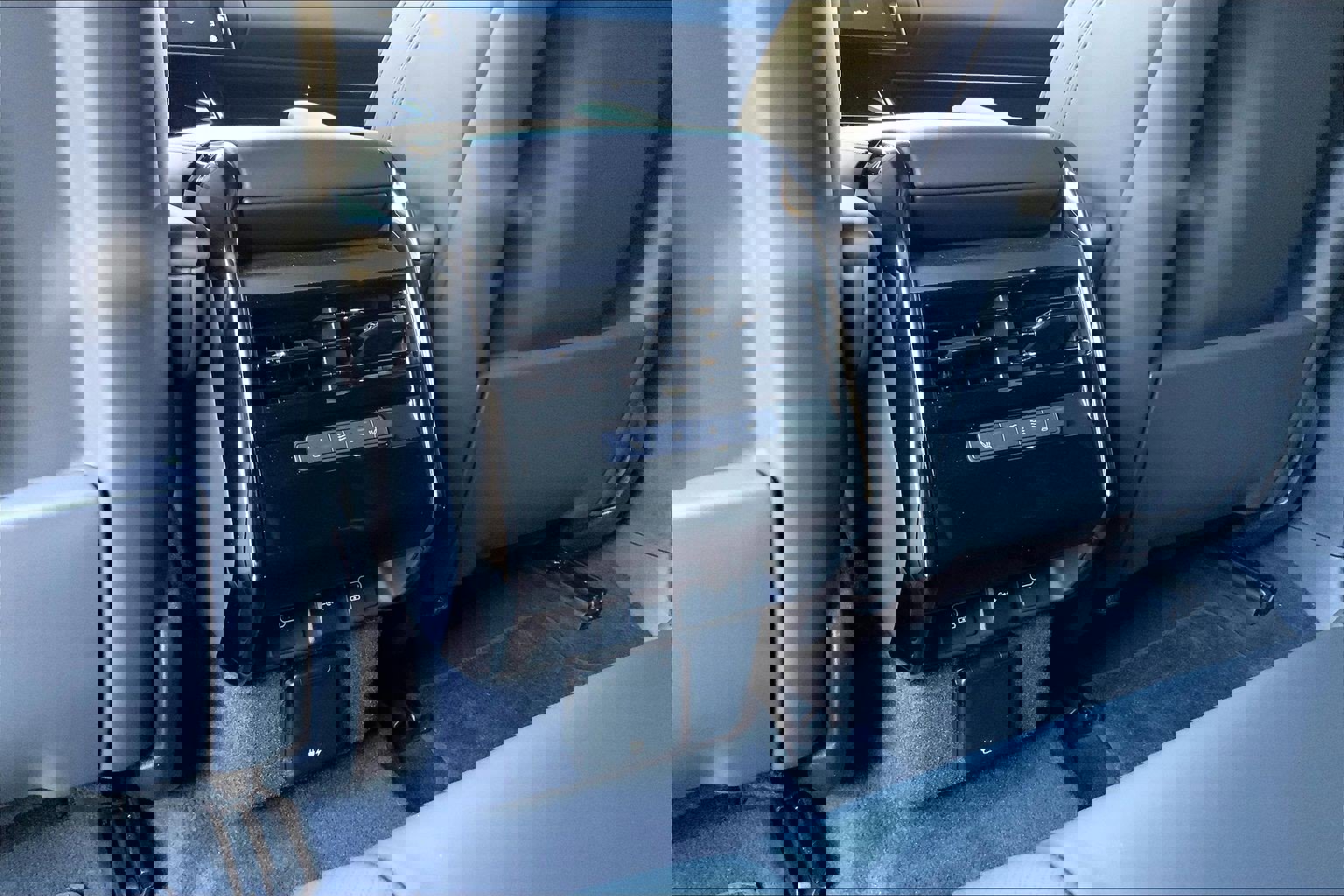 Used 2025 Land Rover Range Rover Sport Dynamic SE image 34