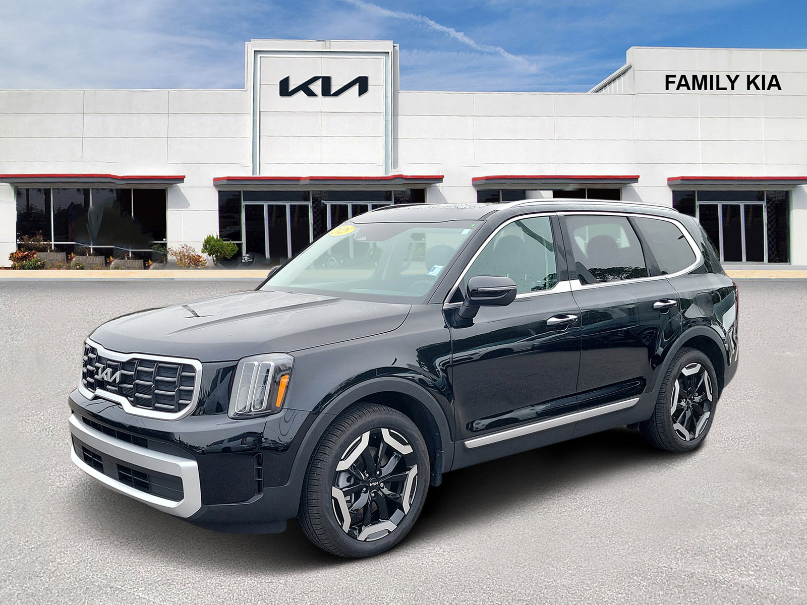 Used 2025 Kia Telluride S image 3