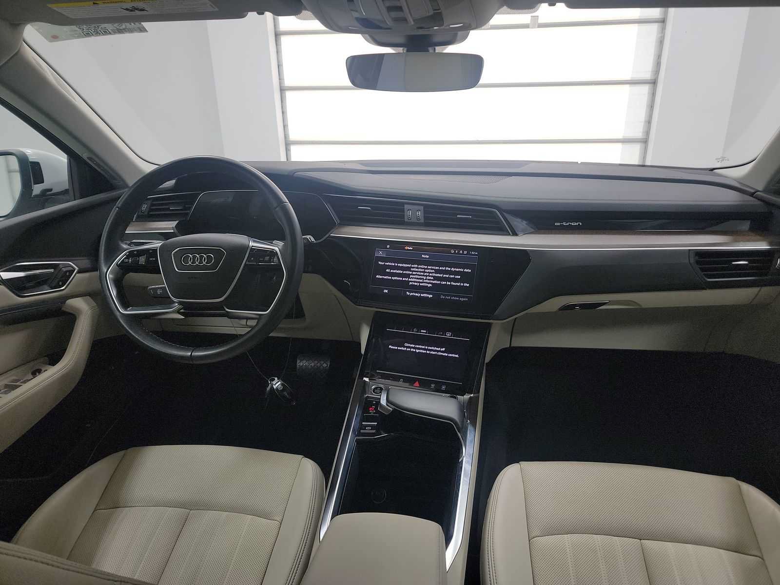 Used 2024 Audi Q8 e-tron Premium Plus w/ Premium Plus Package AWD/4WD image 7