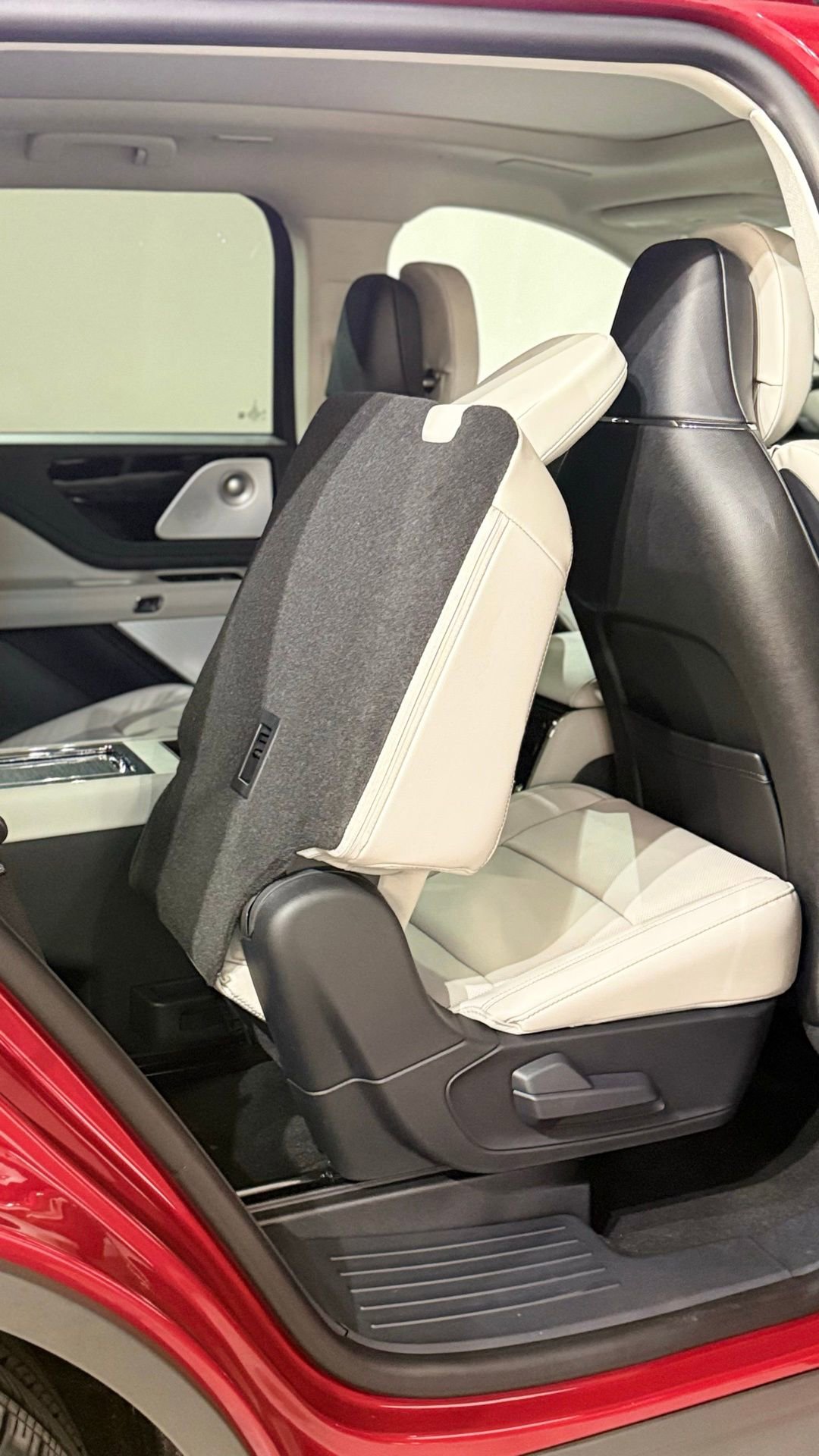 New 2026 Lincoln Aviator Reserve AWD/4WD image 73