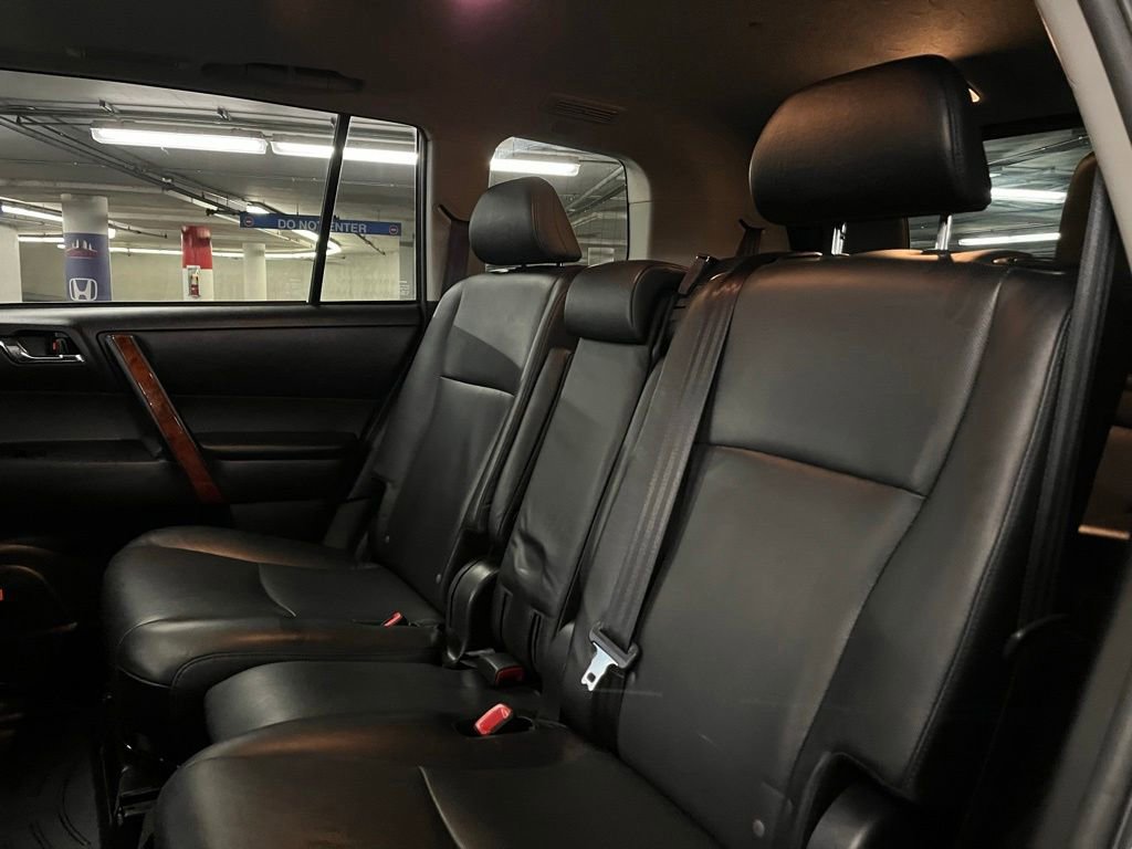 Used 2013 Toyota Highlander Limited AWD/4WD image 20