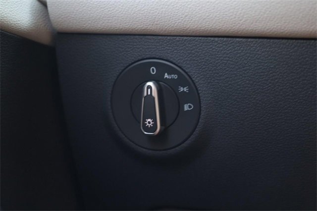 New 2025 Volkswagen Taos SEL image 21