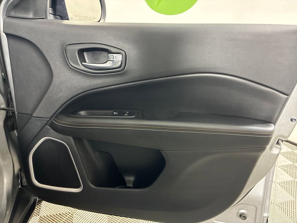 Used 2020 Jeep Compass Latitude image 27