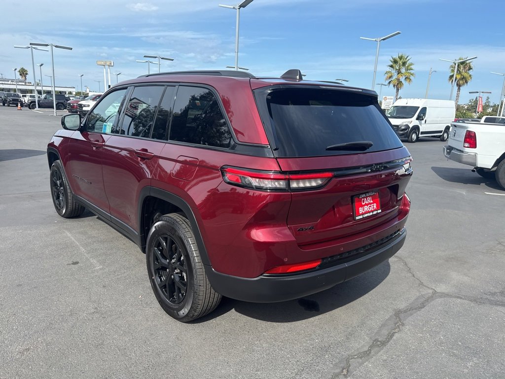 Certified 2024 Jeep Grand Cherokee Altitude image 5