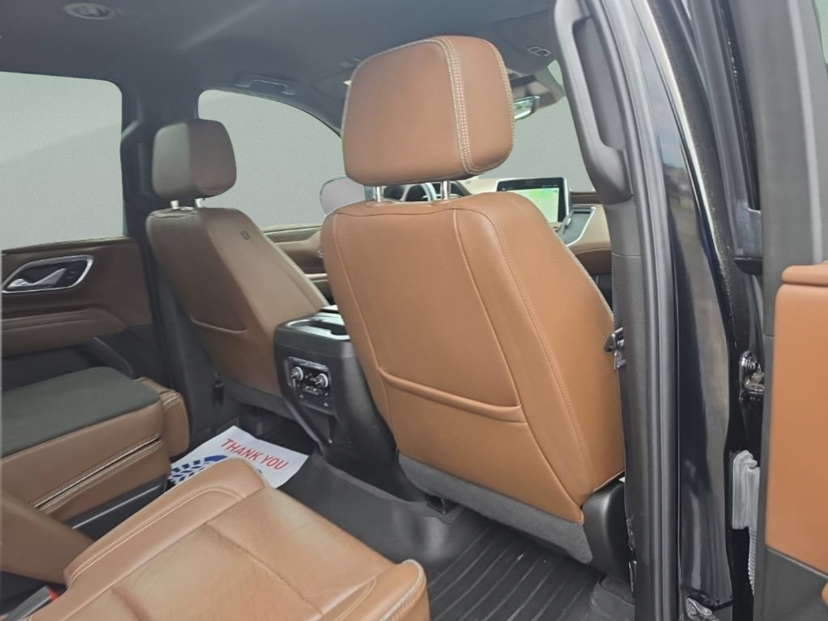 Used 2024 Chevrolet Suburban High Country RWD image 26