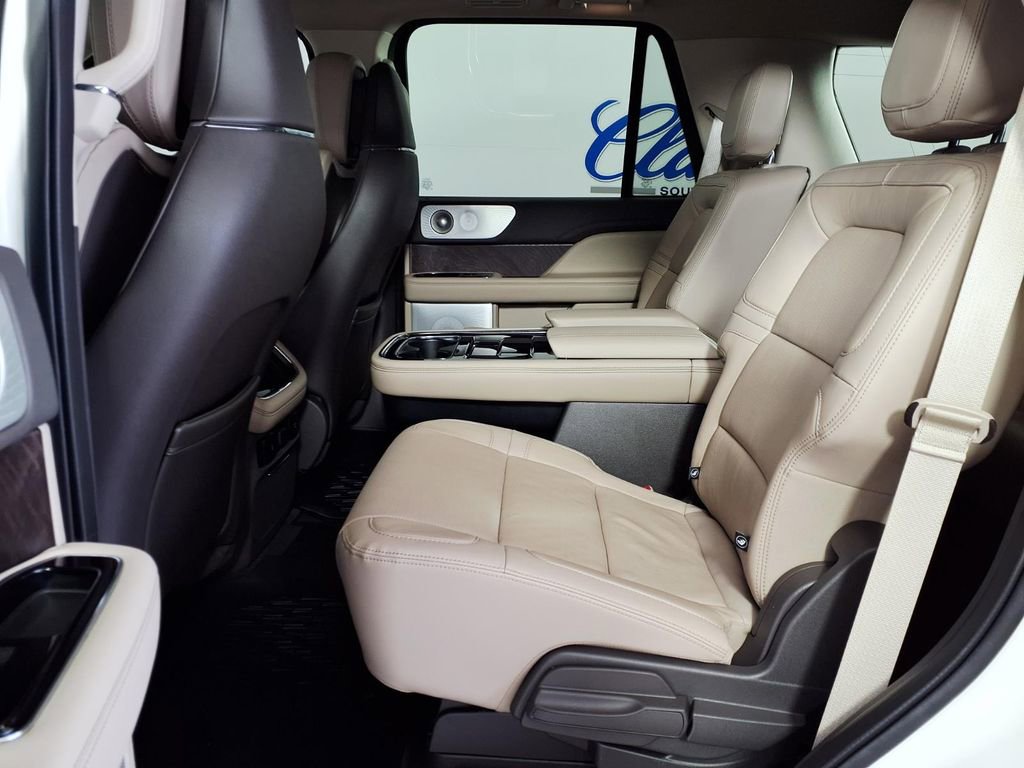 Used 2023 Lincoln Navigator Reserve RWD image 8