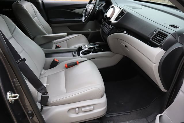 Used 2017 Honda Pilot Touring image 17