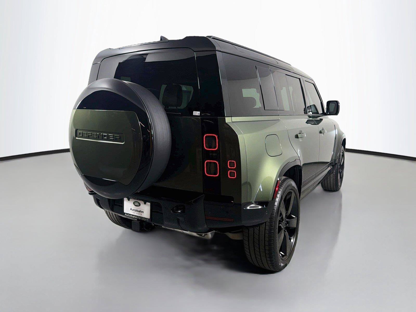 New 2026 Land Rover Defender 110 X-Dynamic SE AWD/4WD image 5