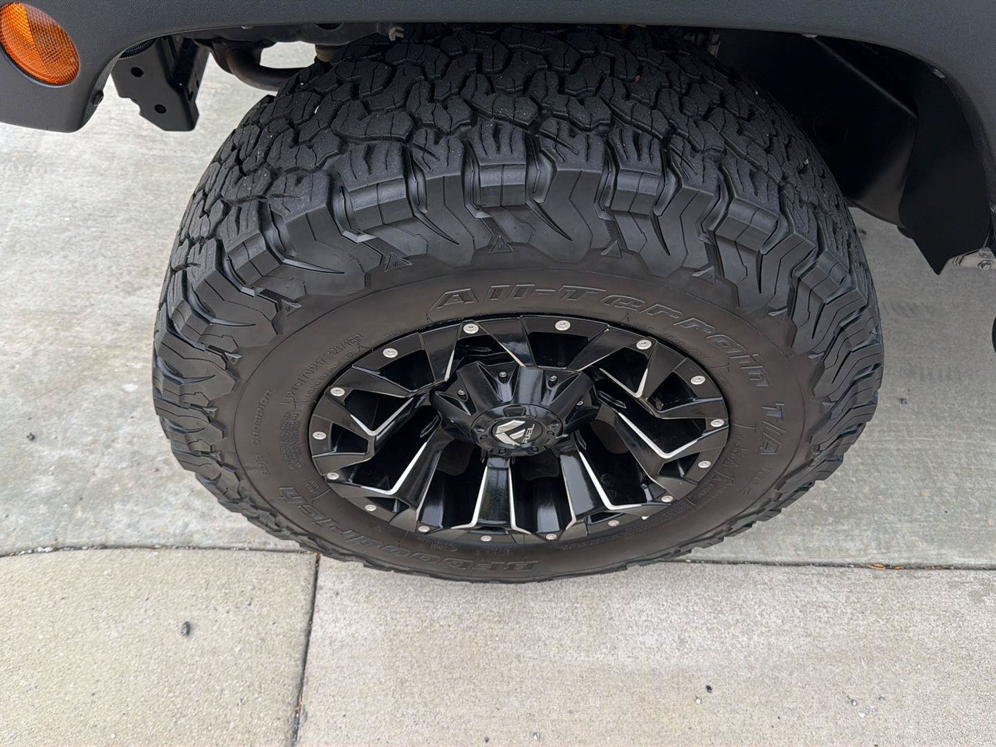 Used 2017 Jeep Wrangler Sport w/ Quick Order Package 24S AWD/4WD image 9