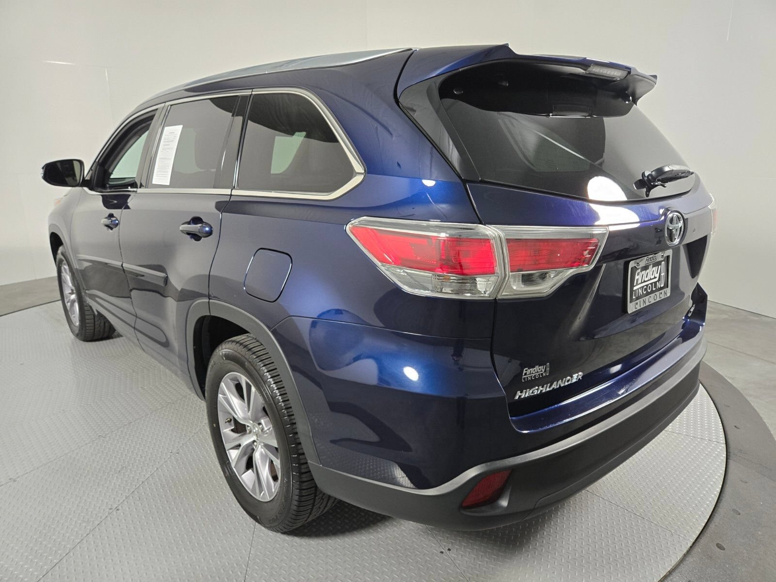 Used 2014 Toyota Highlander XLE FWD image 6