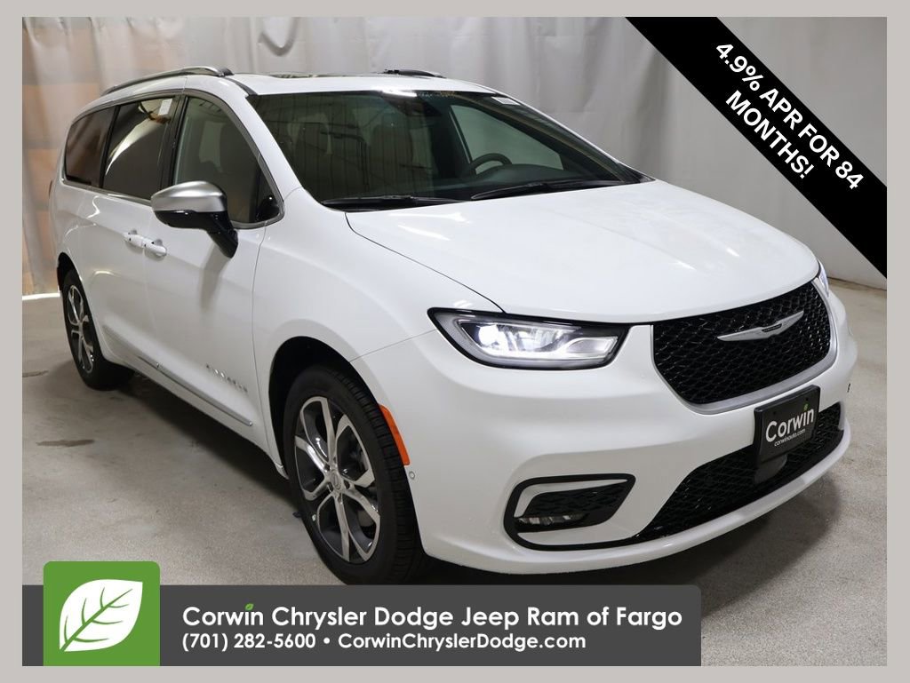 New 2026 Chrysler Pacifica Pinnacle w/ Trailer Tow Group