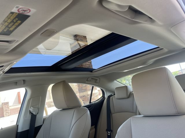 Used 2021 Lexus ES 350 w/ Premium Package FWD image 19