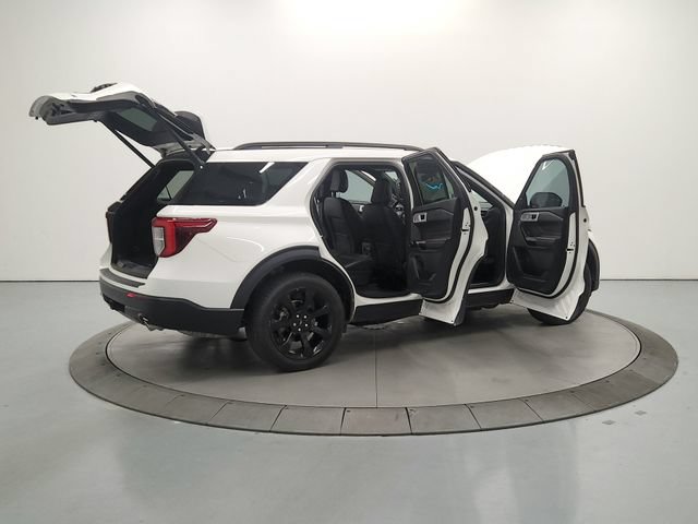 Used 2024 Ford Explorer ST-Line w/ Class IV Trailer Tow Package AWD/4WD image 16