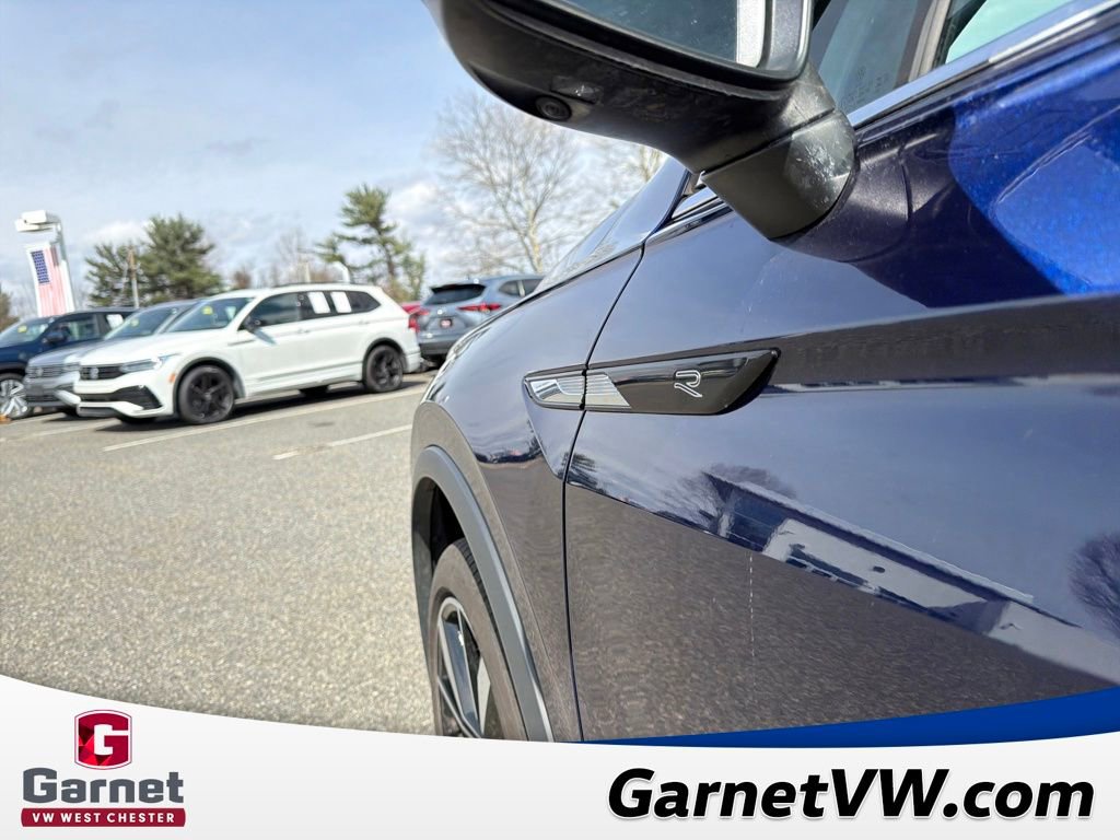Certified 2023 Volkswagen Tiguan SEL R-Line image 44