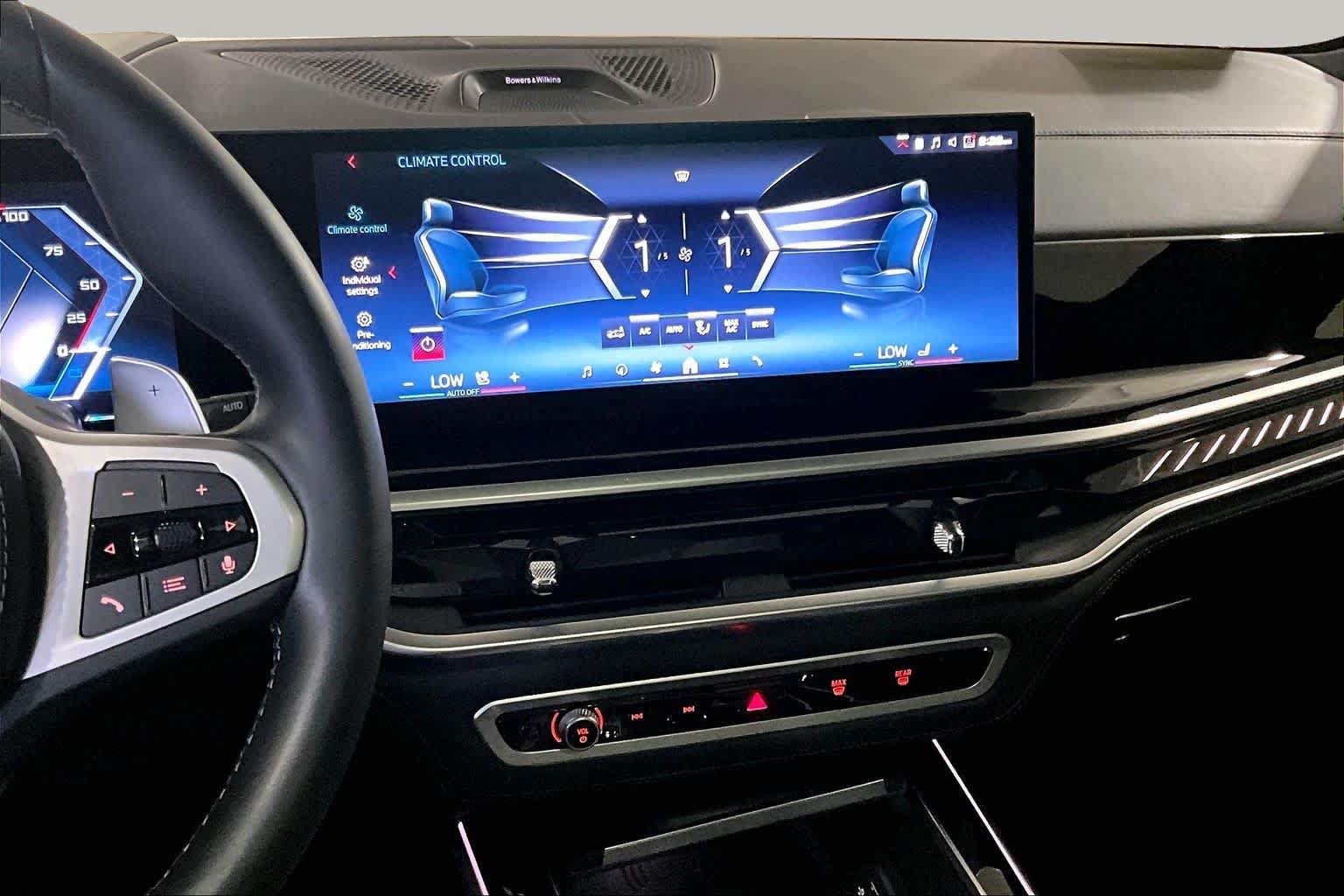 Certified 2025 BMW X7 M60i AWD/4WD image 6