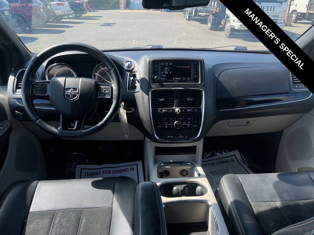 Used 2016 Dodge Grand Caravan SXT FWD image 18