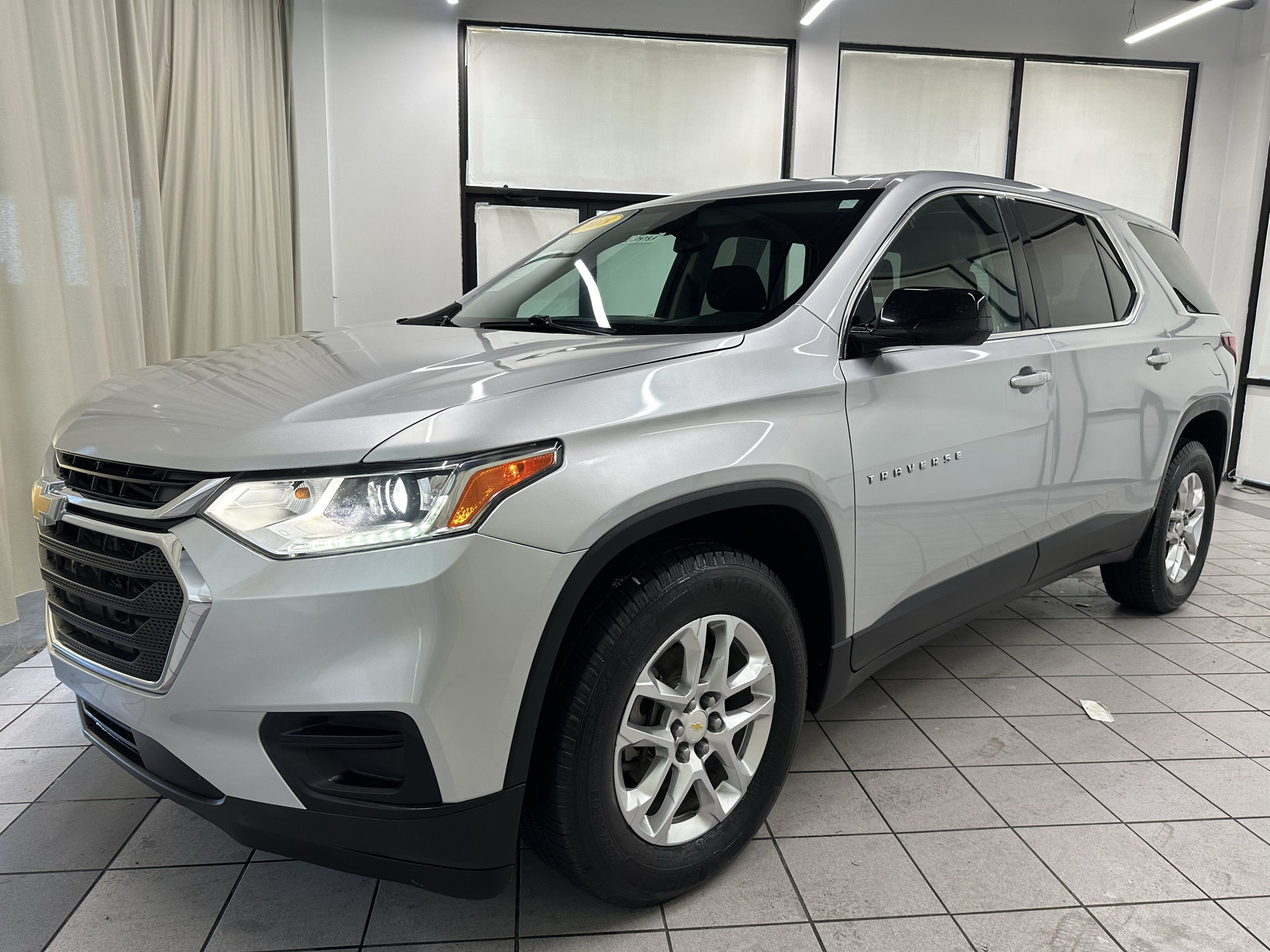 Used 2018 Chevrolet Traverse LS FWD image 11
