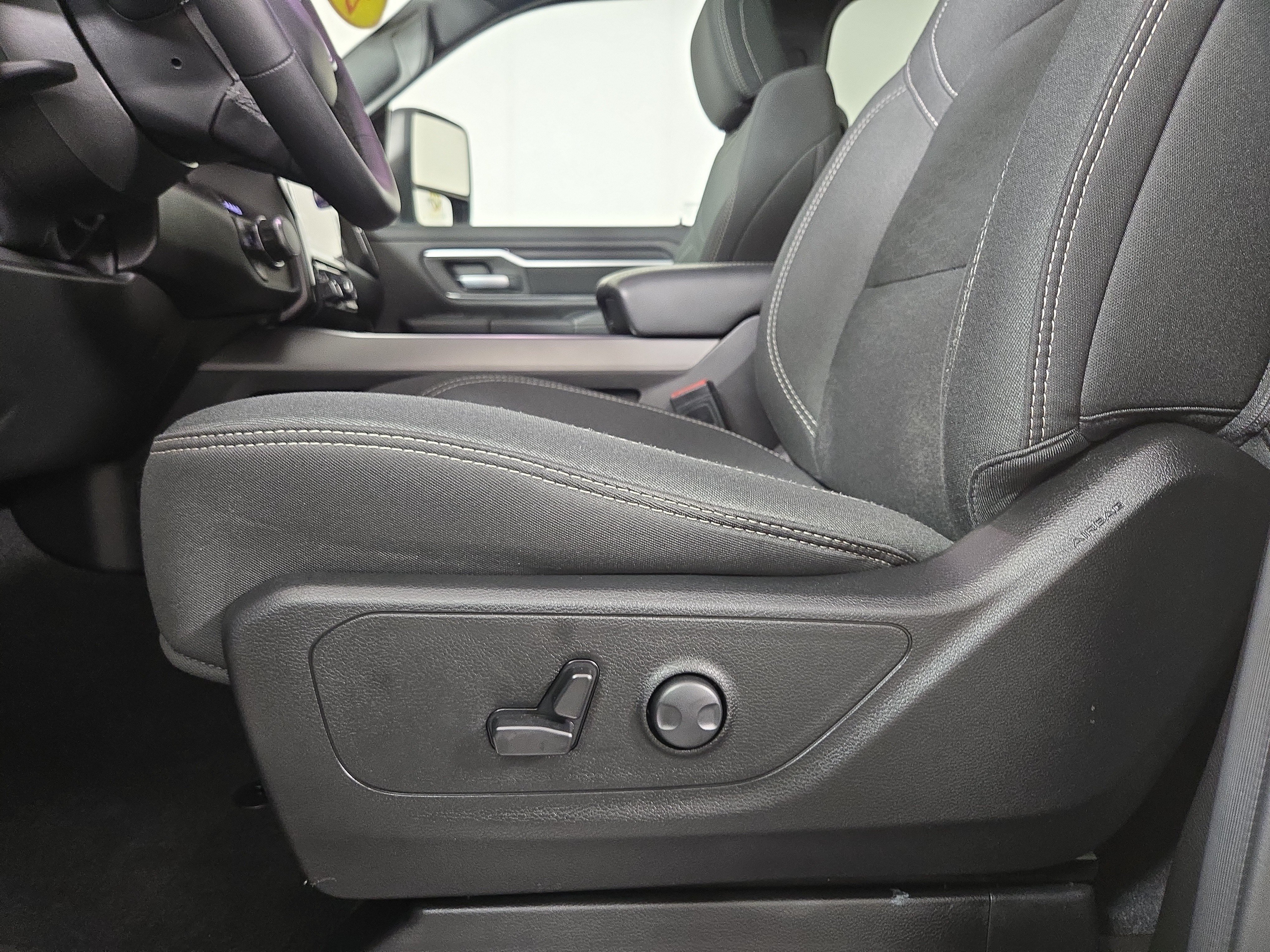 Certified 2025 RAM 1500 Big Horn AWD/4WD image 32