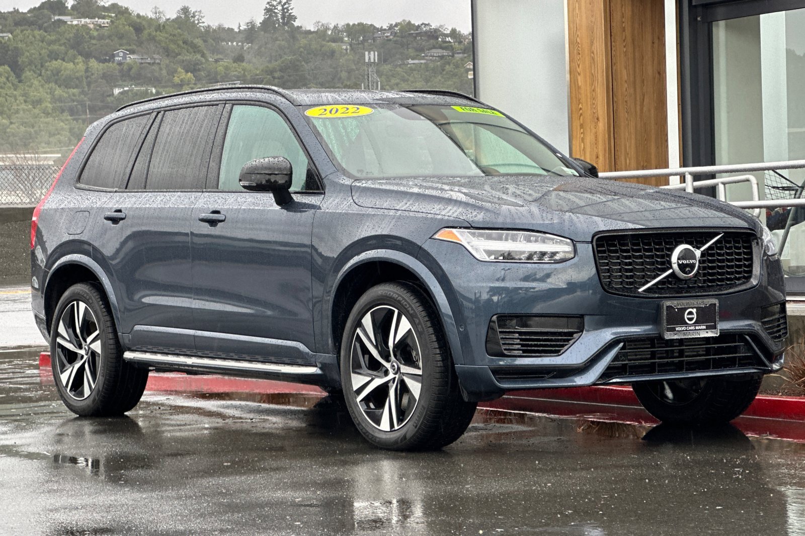 Certified 2022 Volvo XC90 T8 R-Design w/ Advanced Package image 10