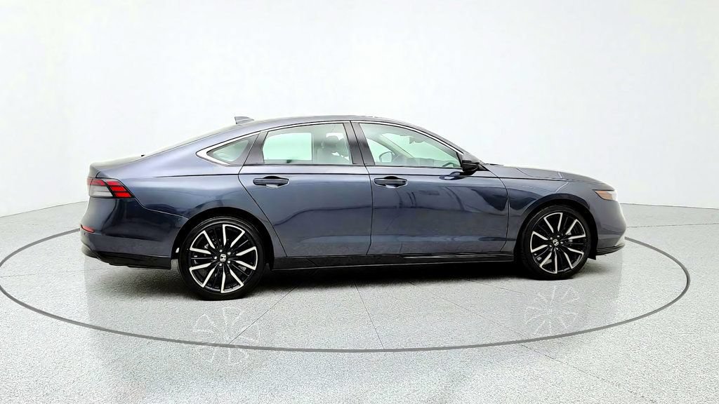 Used 2026 Honda Accord Touring image 4
