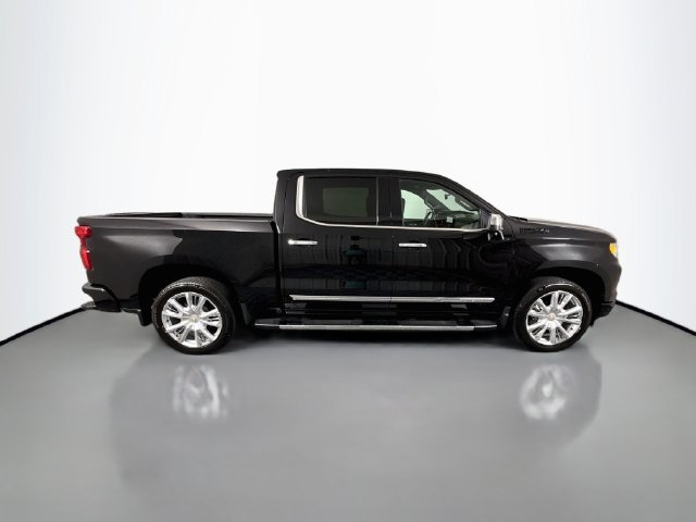 Used 2024 Chevrolet Silverado 1500 High Country w/ Technology Package AWD/4WD image 9