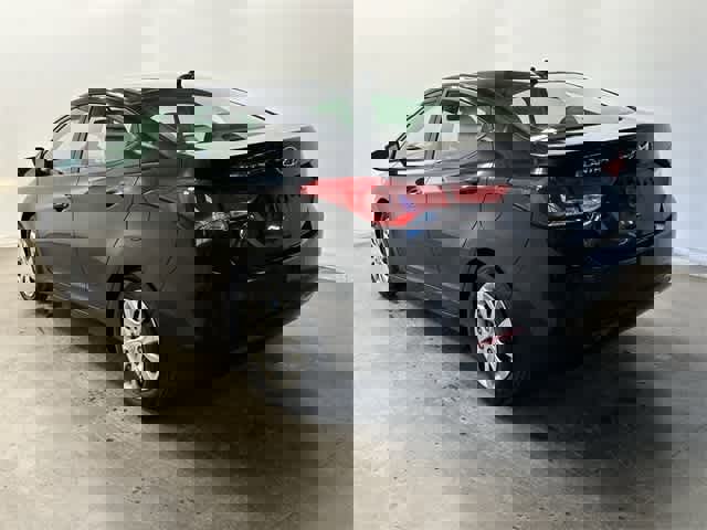 Used 2012 Hyundai Elantra GLS image 26