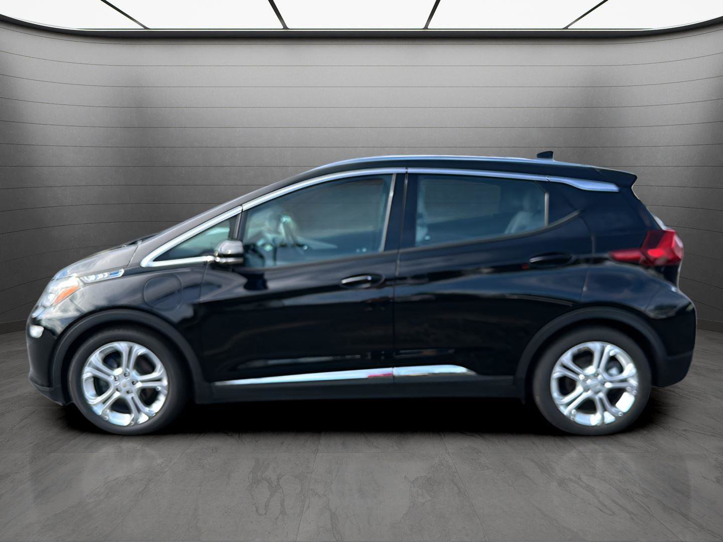 Used 2020 Chevrolet Bolt LT image 2