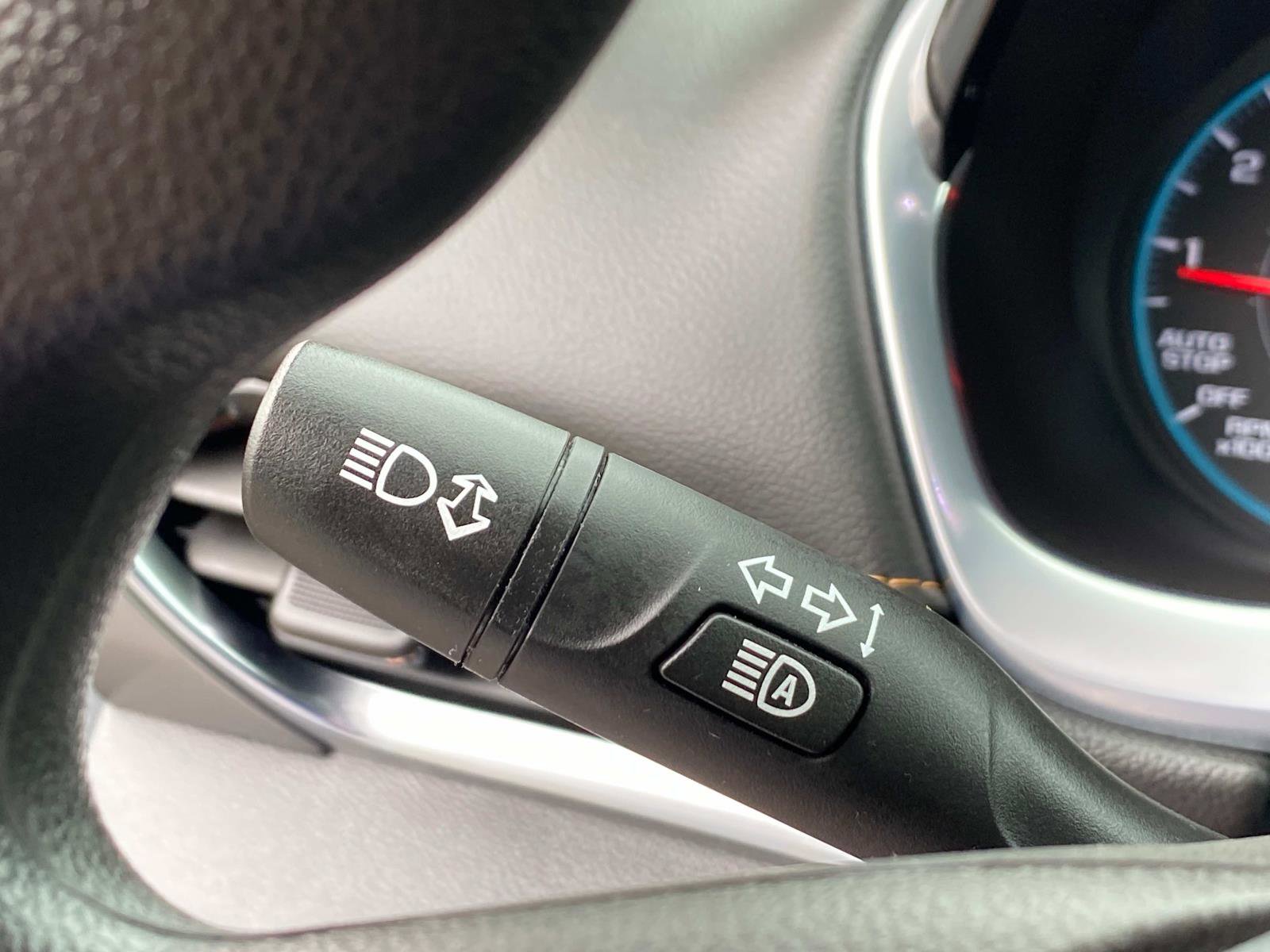 Used 2021 Chevrolet Traverse LS image 19