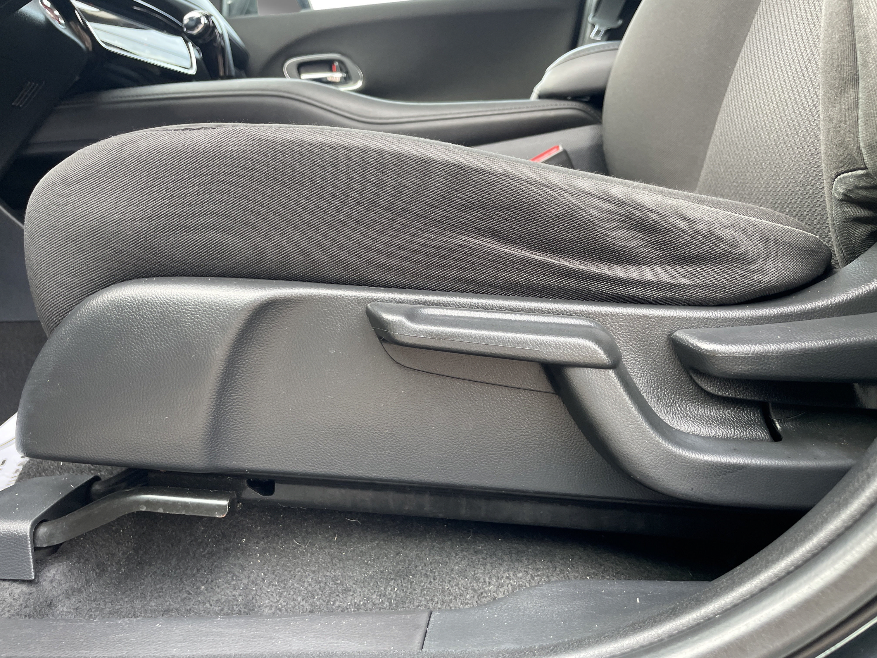 Used 2018 Honda HR-V EX image 14